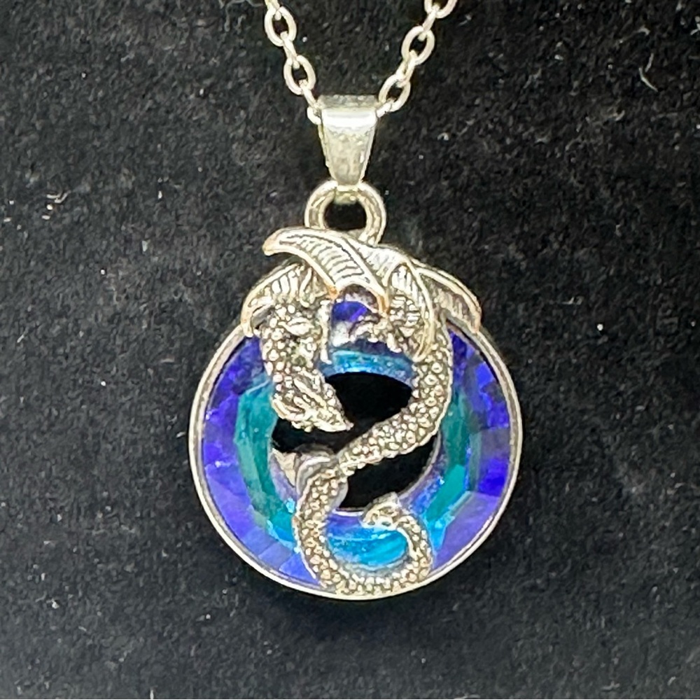 Elegant Blue Sapphire Pendant Necklace